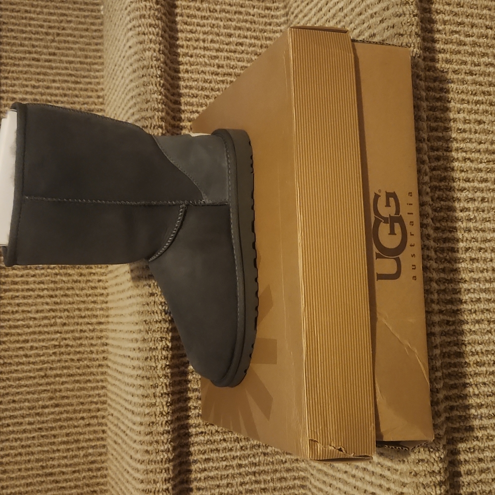UGG Women's boot size 6